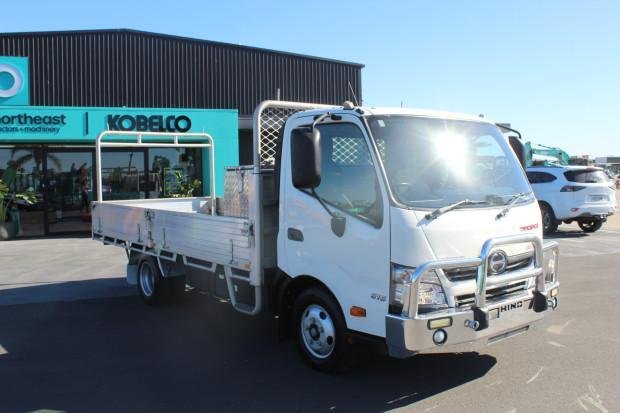 2017 Hino 616 - 300 Series