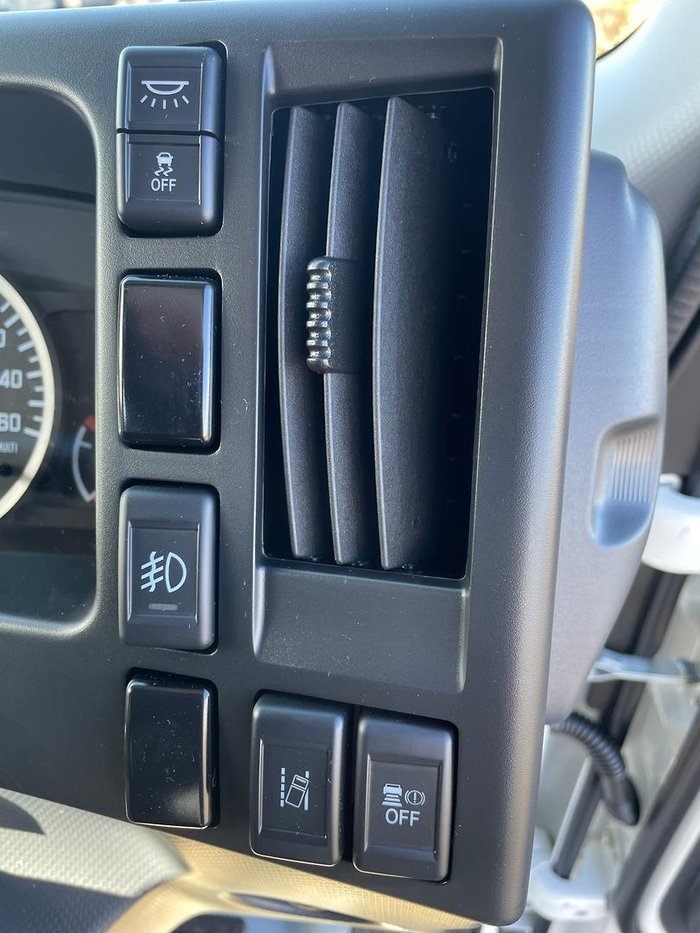 2025 Isuzu Npr 75-190 AMT MWB