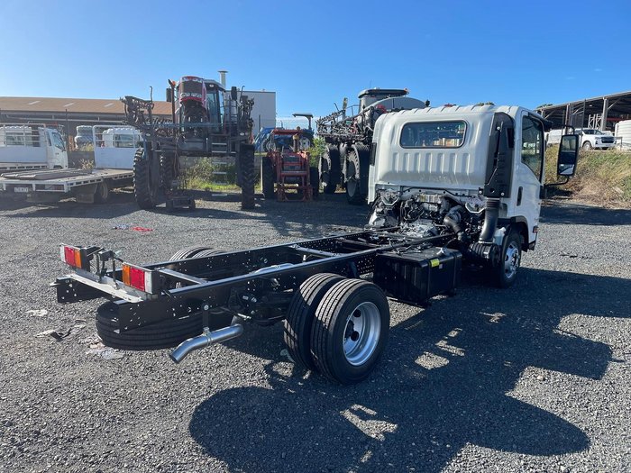 2024 Isuzu Npr 75-190 MWB