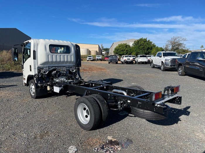 2025 Isuzu Npr 75-190 AMT MWB
