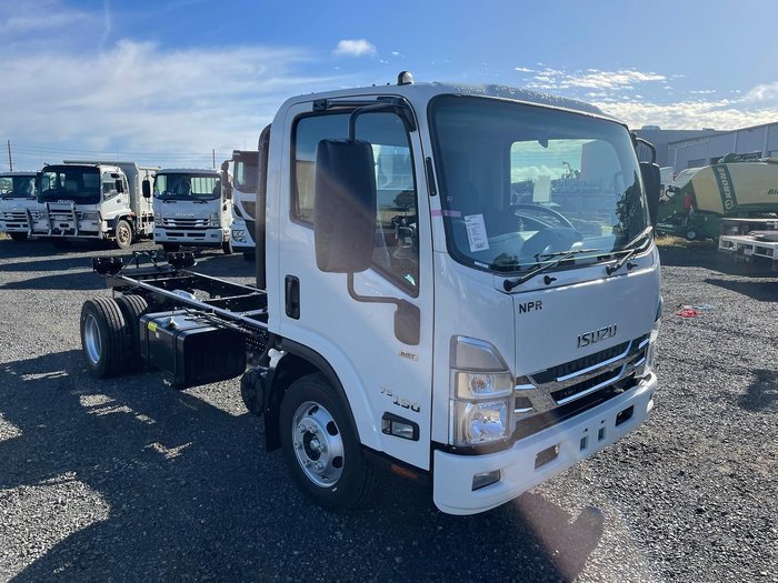 2025 Isuzu Npr 75-190