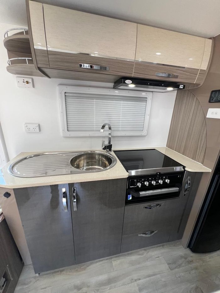 2025 Avan Aspire 555-1