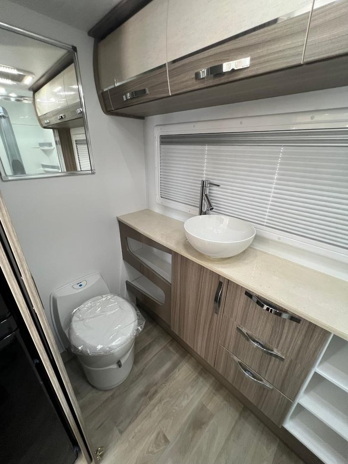 2025 Avan Aspire 555-1