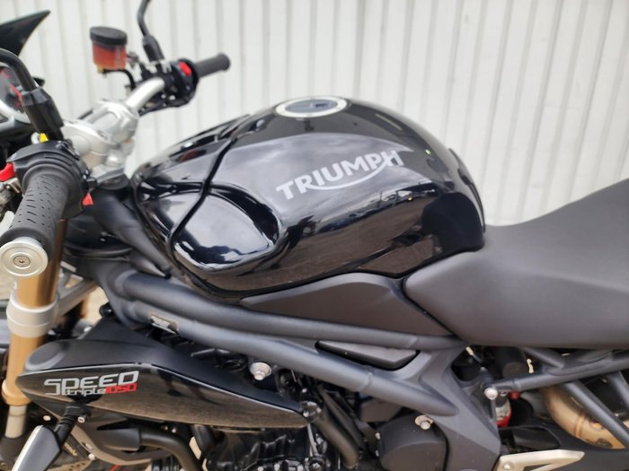 2015 Triumph Speed Triple 1050 ABS Speed Triple Black