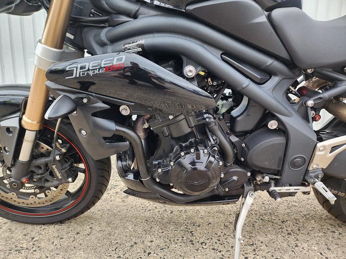 2015 Triumph Speed Triple 1050 ABS Speed Triple Black