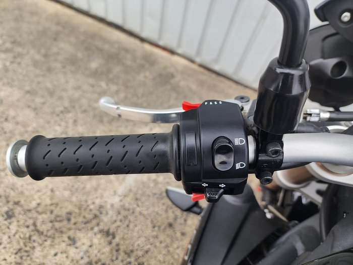 2015 Triumph Speed Triple 1050 ABS Speed Triple Black
