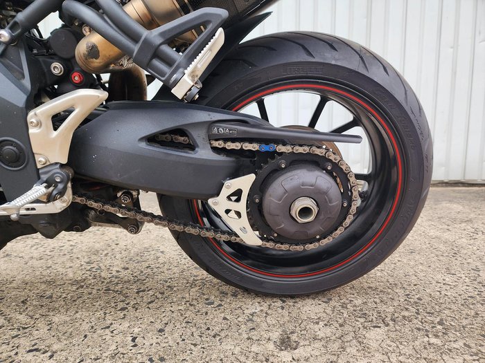 2015 Triumph Speed Triple 1050 ABS Speed Triple Black