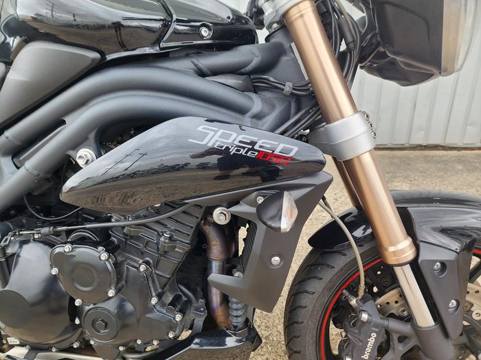 2015 Triumph Speed Triple 1050 ABS Speed Triple Black