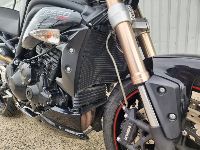 2015 Triumph Speed Triple 1050 ABS Speed Triple Black