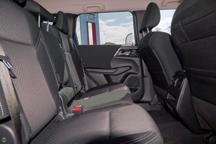 2024 Mitsubishi Outlander LS
