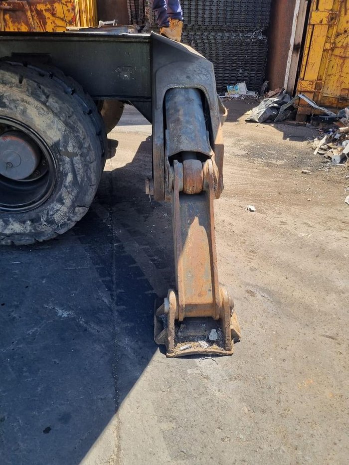 2011 Liebherr Lh40 Yellow