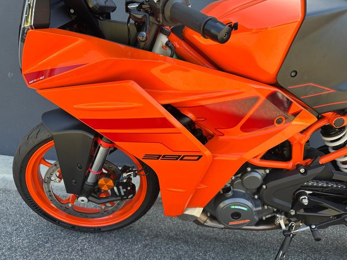 2024 KTM RC 390 RC Orange