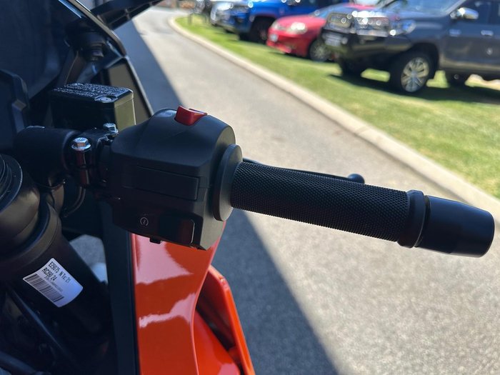 2024 KTM RC 390 RC Orange