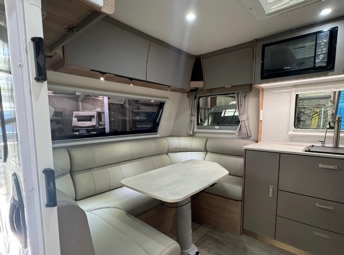 2024 JAYCO SILVERLINE 21.65-3.SL-MY24