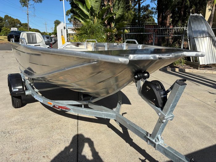 2025 QUINTREX F390 Outback Explorer