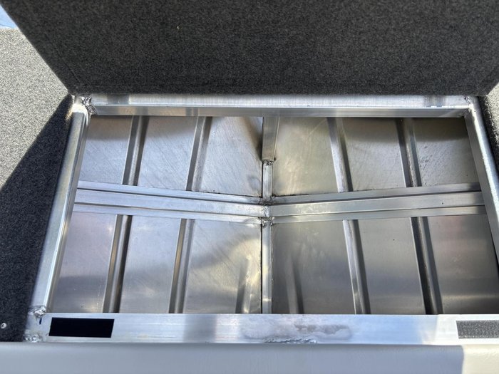 2024 QUINTREX F390 Outback Explorer