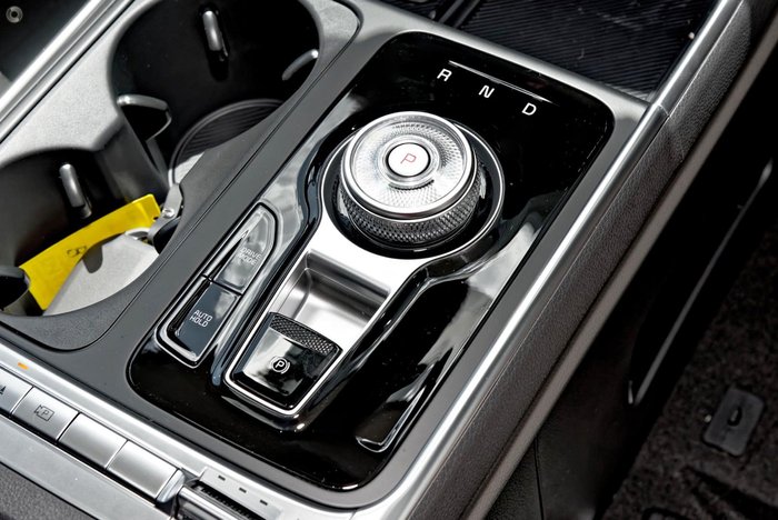 2024 Kia Carnival GT-Line HEV