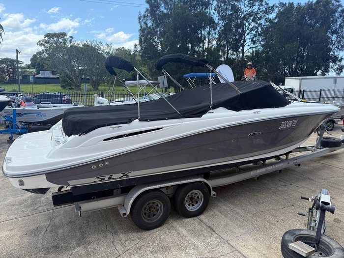 2007 Sea Ray 270 SLX