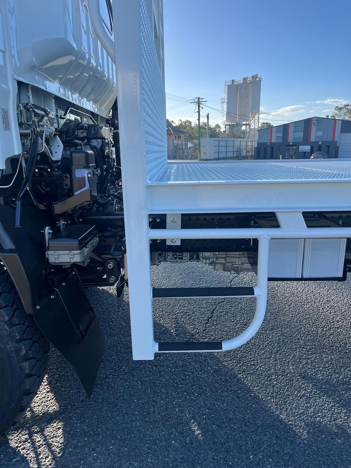 2024 Isuzu N Series NPS 75/45-155 White