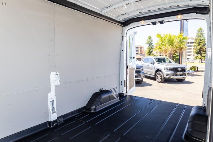 2023 Ford E-Transit 420L