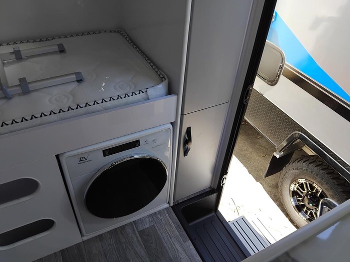 2025 Snowy River Srt18f Off Road Full Ensuite Family Van Final Price!