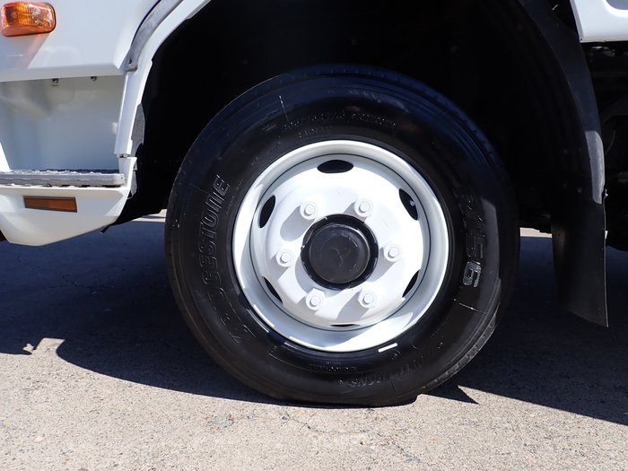 2015 MITSUBISHI FIGHTER 1024