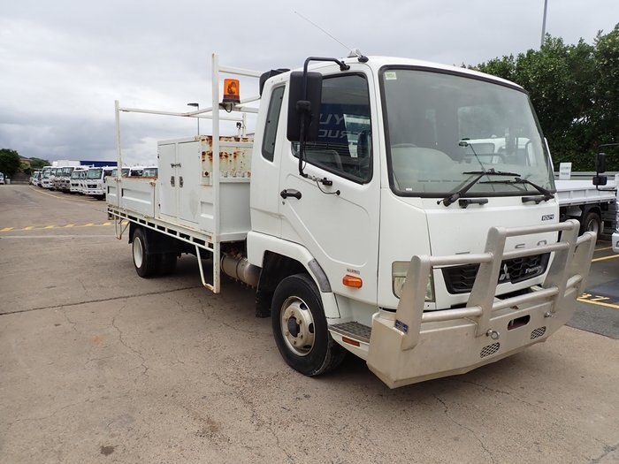 2015 MITSUBISHI FIGHTER 1024 WHITE