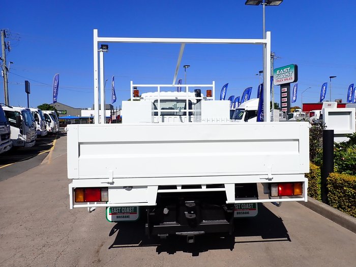 2015 MITSUBISHI FIGHTER 1024 WHITE