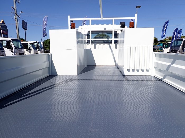 2015 MITSUBISHI FIGHTER 1024