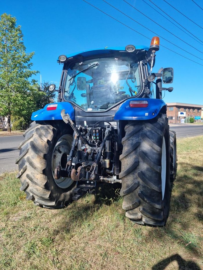 2012 New Holland T6020