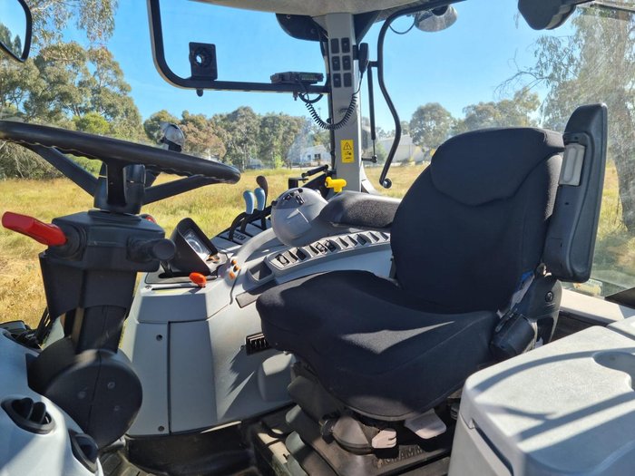 2012 New Holland T6020
