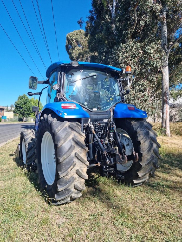 2012 New Holland T6020