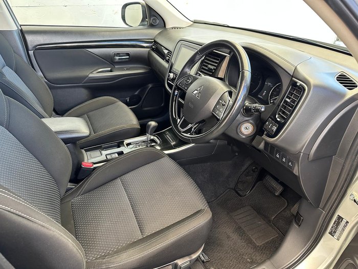 2020 Mitsubishi Outlander ES