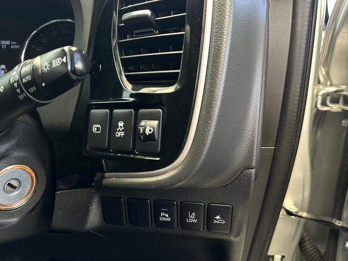 2020 Mitsubishi Outlander ES