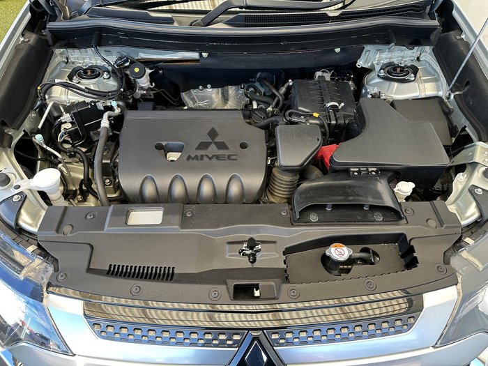 2020 Mitsubishi Outlander ES