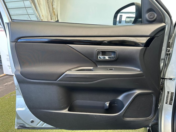 2020 Mitsubishi Outlander ES