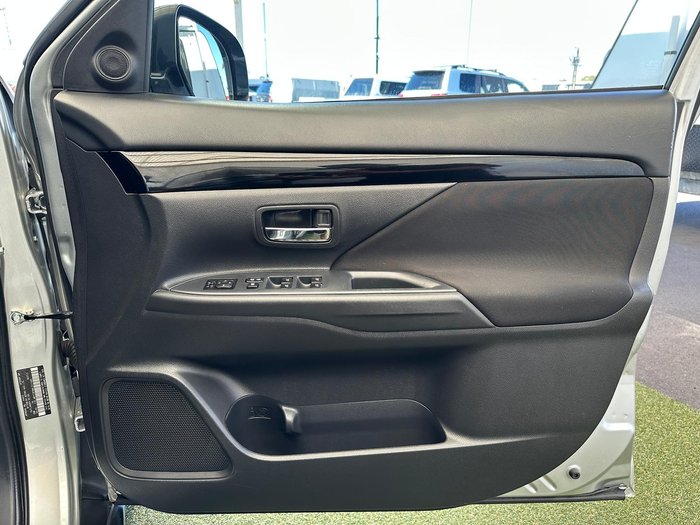 2020 Mitsubishi Outlander ES