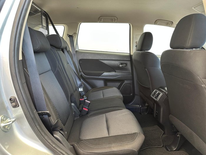 2020 Mitsubishi Outlander ES