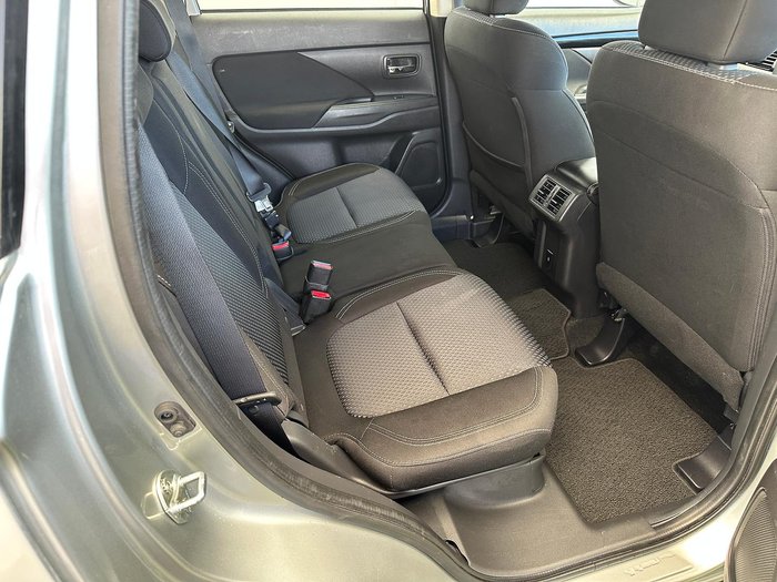 2020 Mitsubishi Outlander ES