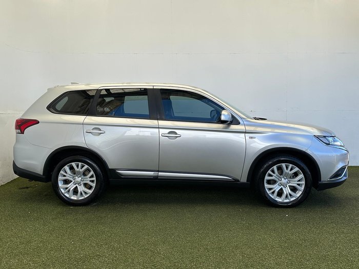 2020 Mitsubishi Outlander ES