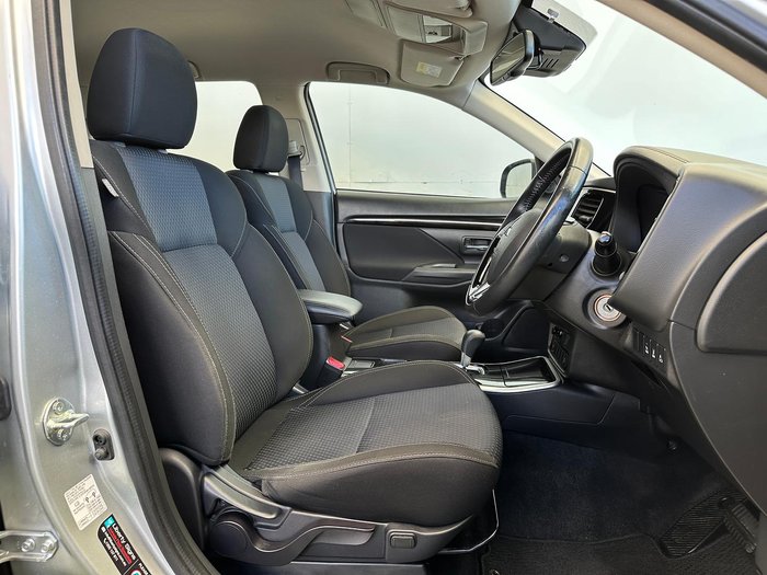 2020 Mitsubishi Outlander ES