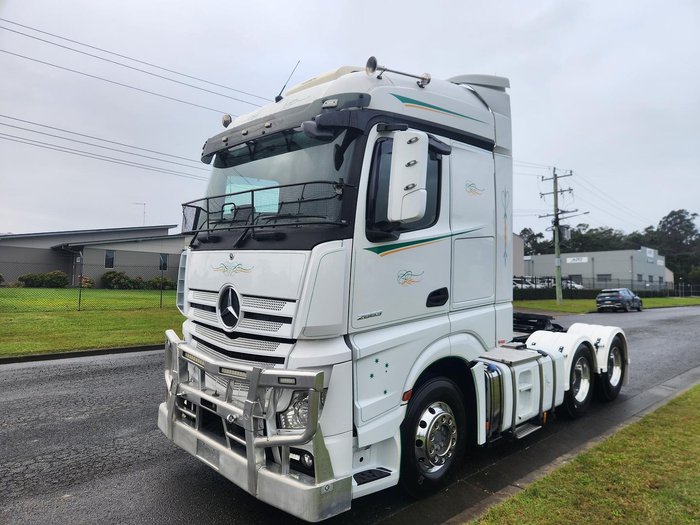 2019 Mercedes-Benz 2663 Actros 2663 White
