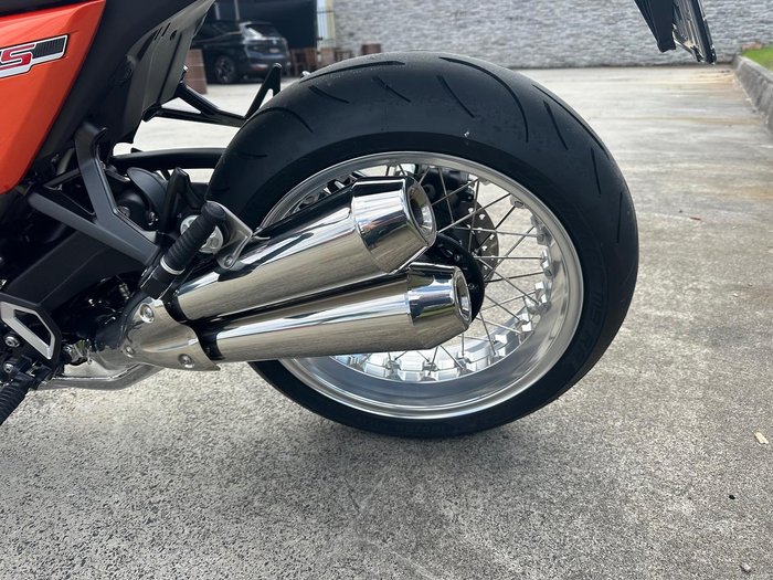 2025 BMW R 12 S R 12 Orange