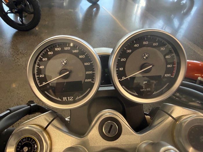 2024 BMW R 12 nineT HL