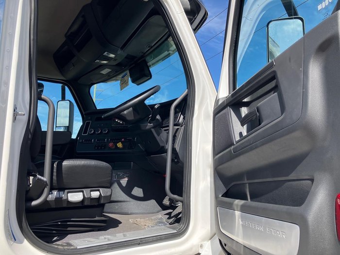 2025 Western Star 48X 6X4 600Hp Prime Mover Detroit Dd16 Diesel
