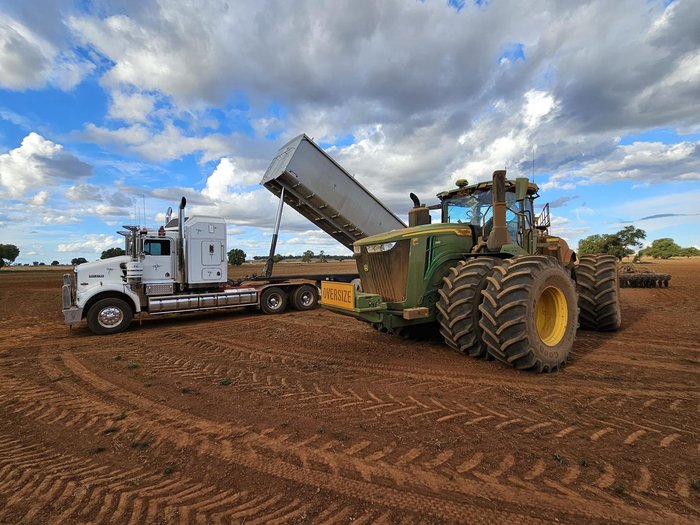 2023 John Deere 9R 540 Green