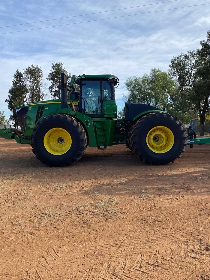 2023 John Deere 9R 540 Green