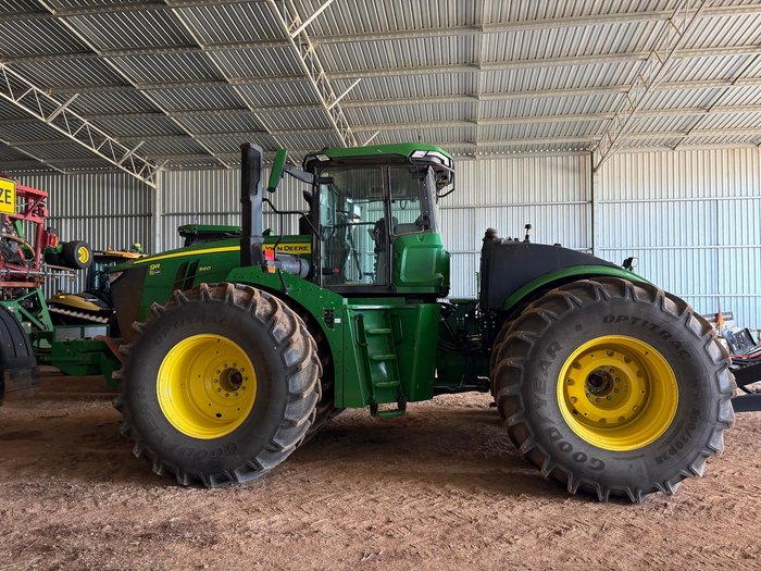 2023 John Deere 9R 540 Green