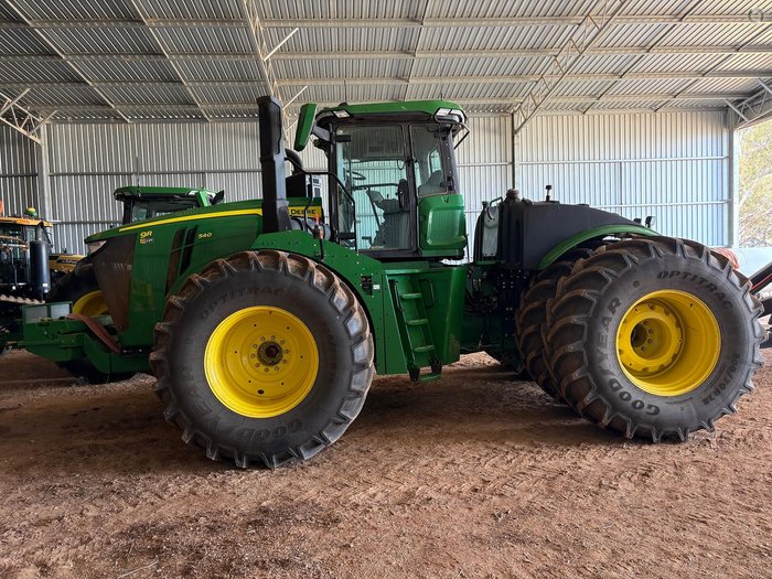2023 John Deere 9R 540 Green