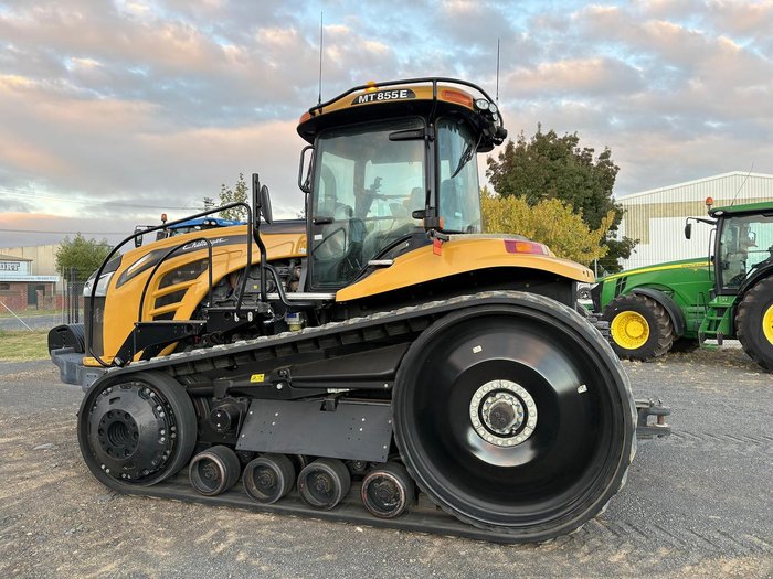 2018 Caterpillar 855E Yellow